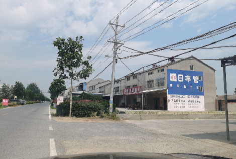 太白如何能保证墙体广告的醒目性？