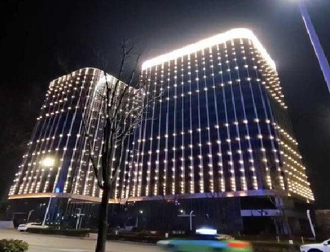 太白亮化工程安装注意事项。